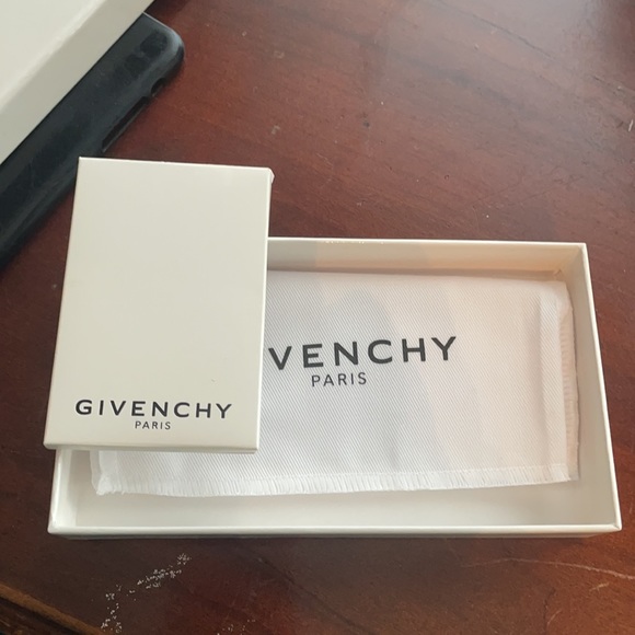 Givenchy iPhone X Case!!! 100% authentic - Picture 5 of 11